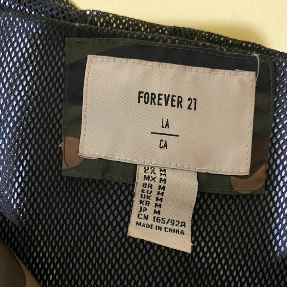 New hooded waterproof anorak w. pockets & zippers - Picture 3 of 4